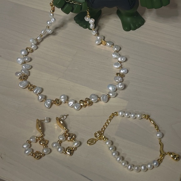 Natural pearl earrings - Picture 3 of 3